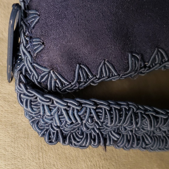 Blue suede faux and crocheted crossbody bag,with attached change purse,… - Picture 6 of 12